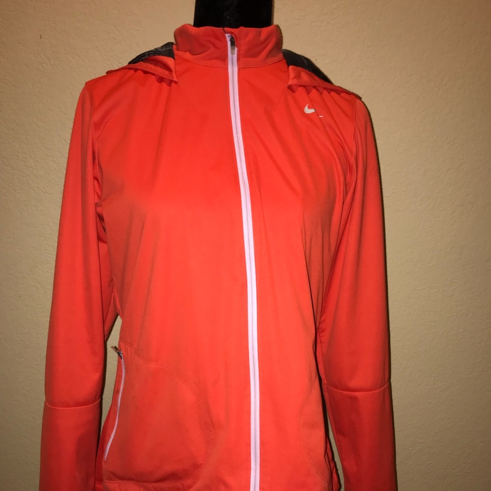 RED NIKE GOLF JACKET WITH HOOD